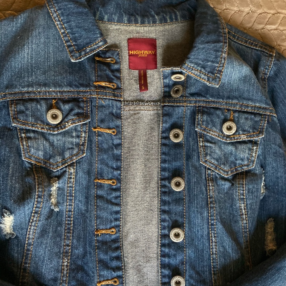 SOLD - y2k jean jacket!